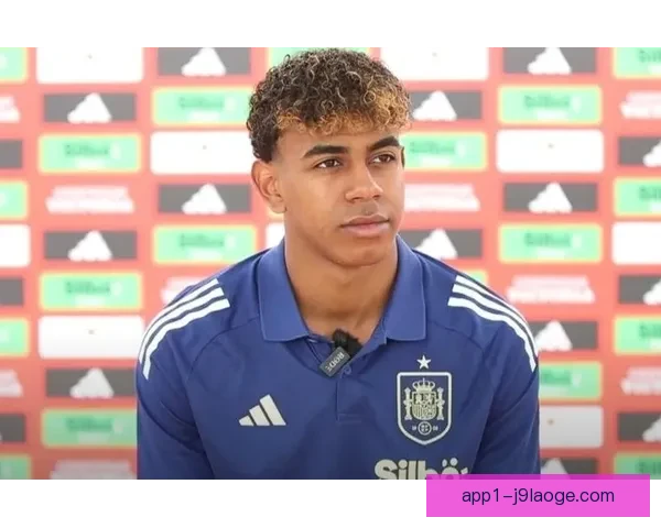 2024欧洲杯最佳年轻球员亚马尔成功蝉联荣誉再创辉煌